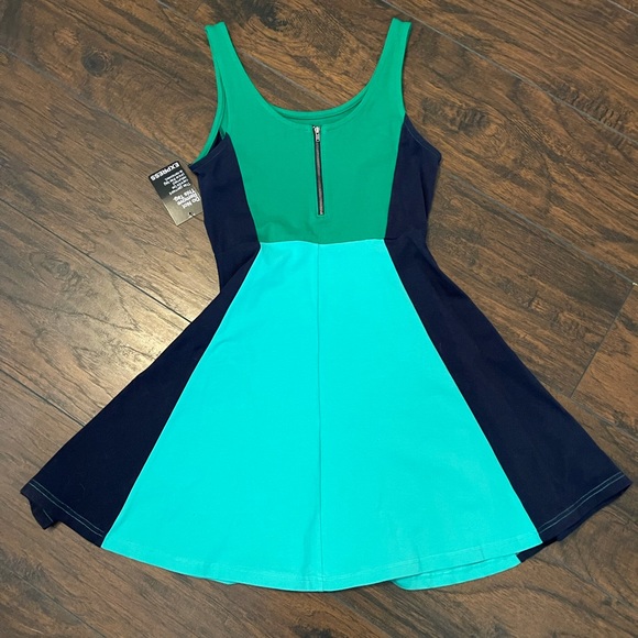Color block dress - Picture 2 of 2
